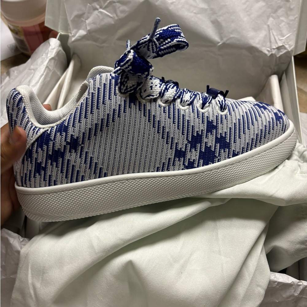 Burberry White and Blue Striped Sneakers - Picture 8 of 9